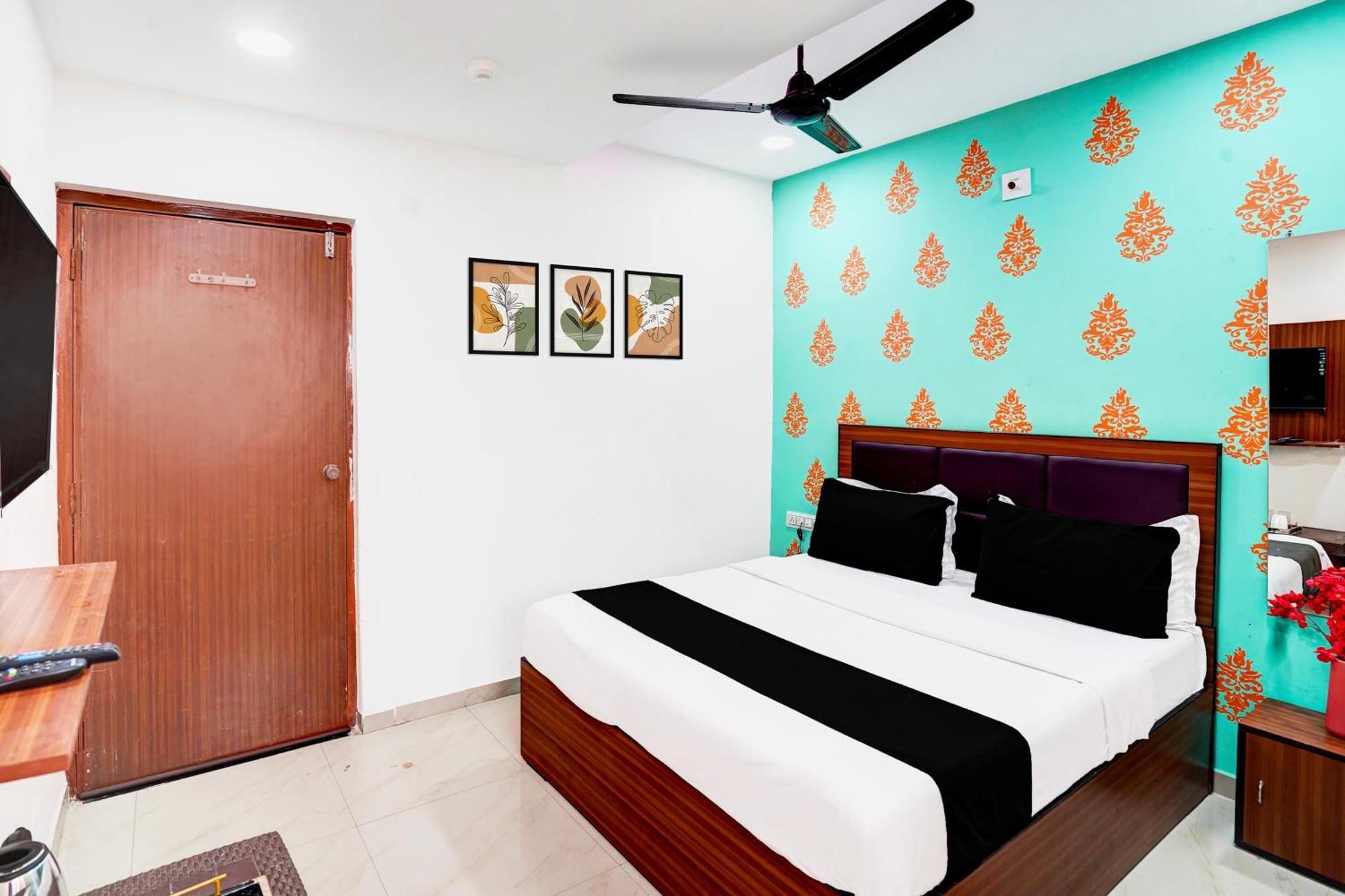 Super Hotel O Geeta Mandir Formerly Hotel Green Park Ахмедабад Екстер'єр фото