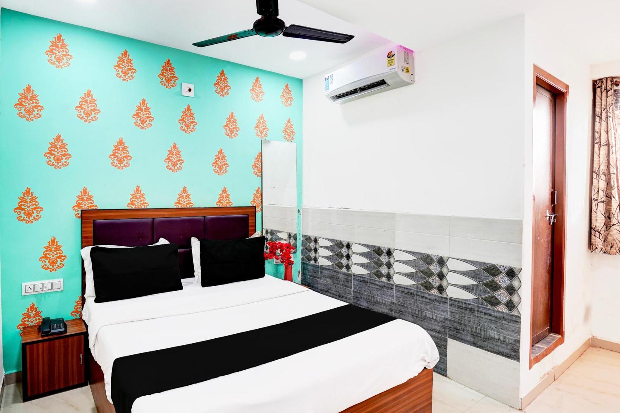Super Hotel O Geeta Mandir Formerly Hotel Green Park Ахмедабад Екстер'єр фото